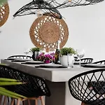 Elysee, 4 Bedroom * 米科利维亚